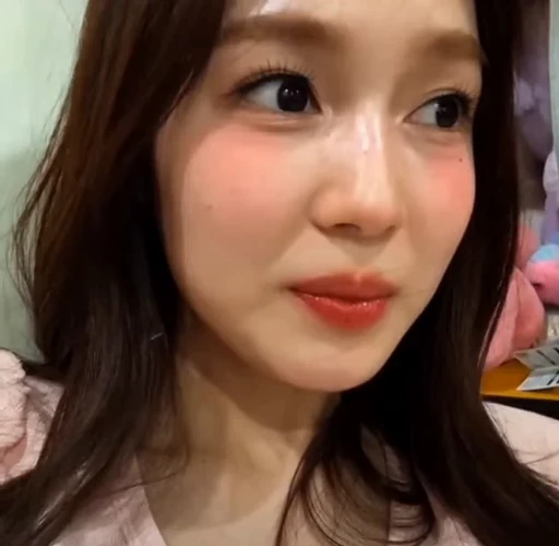 🤩 Стикер «Red Velvet Irene Seulgi» для Telegram