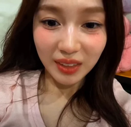🤩 Стикер «Red Velvet Irene Seulgi» для Telegram