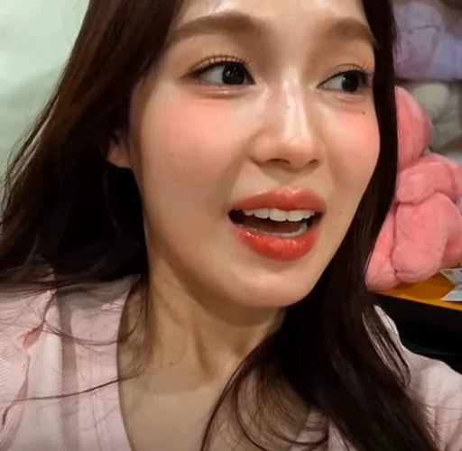 🤩 Стикер «Red Velvet Irene Seulgi» для Telegram