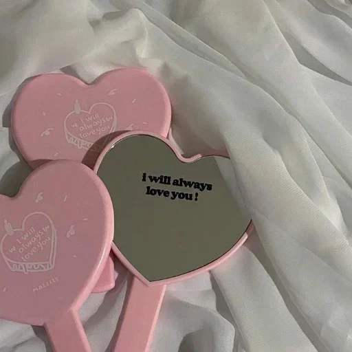 💖 Стикер «loves» для Telegram