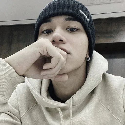 🌋 Стикер «Lucas» для Telegram