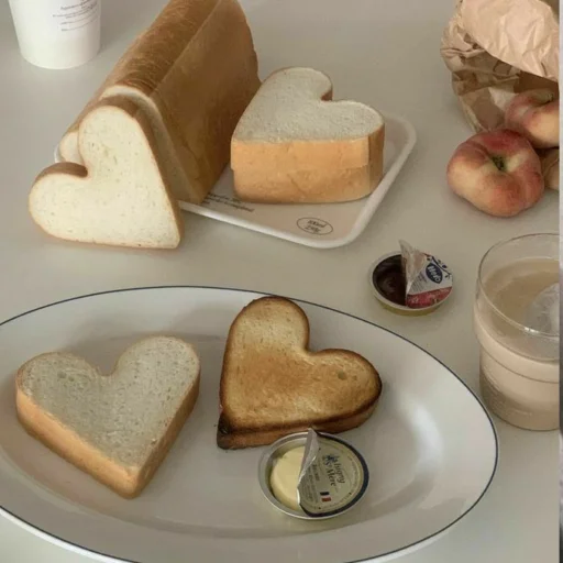 🍞 Стикер «для любителей сердечек ?» для Telegram