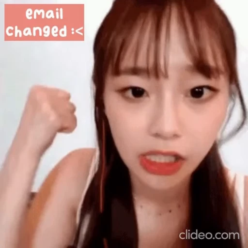 👚 Стикер «vivi» для Telegram