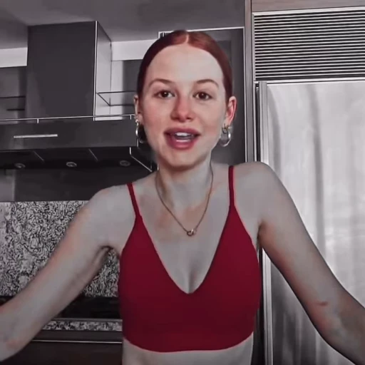 🍬 Стикер «Madelaine Petsch» для Telegram