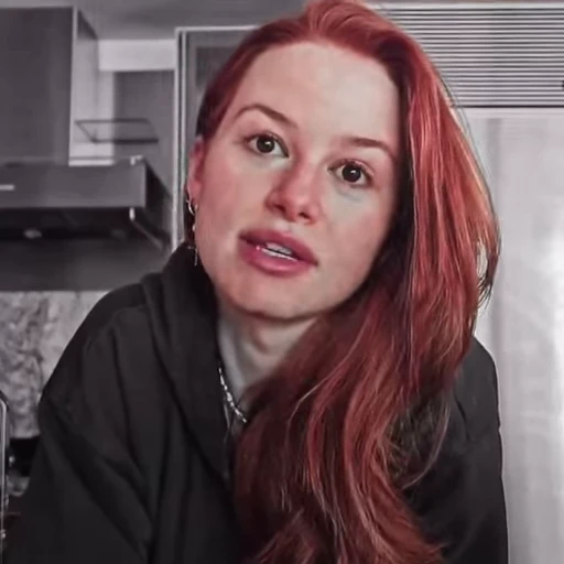 🍬 Стикер «Madelaine Petsch» для Telegram