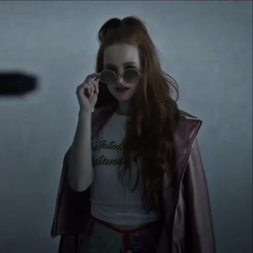 🎀 Стикер «Мэделин Петш» для Telegram