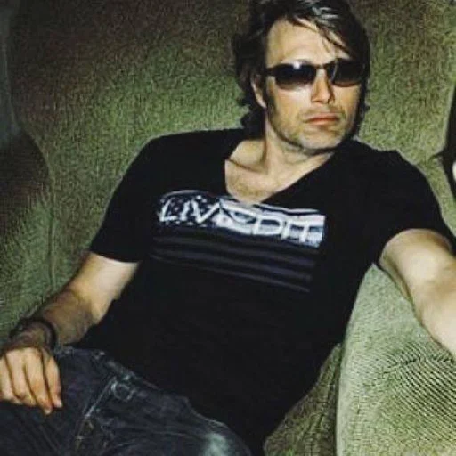 😎 Стикер «beloved mads» для Telegram
