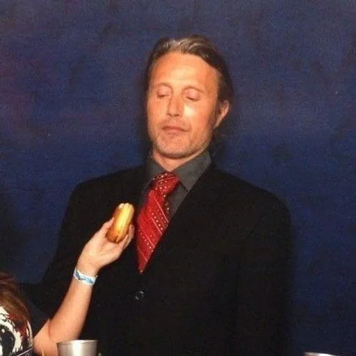 😶 Стикер «Mads Mikkelsen» для Telegram