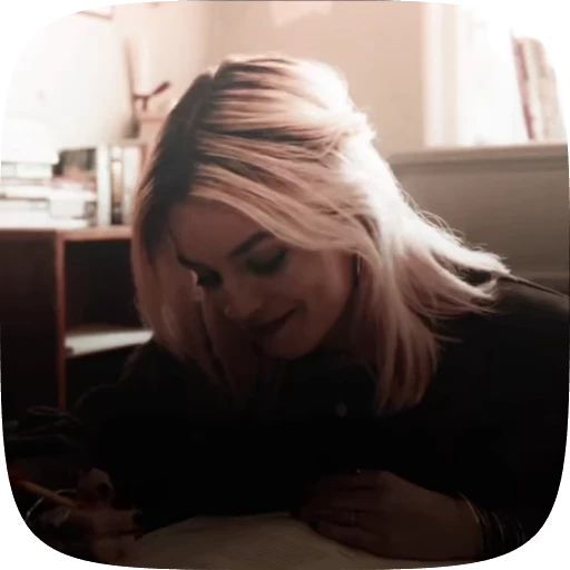 💖 Стикер «Эмма Маки» для Telegram