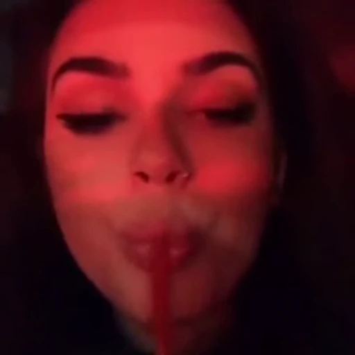 😐 Стикер «Maggie Lindemann» для Telegram