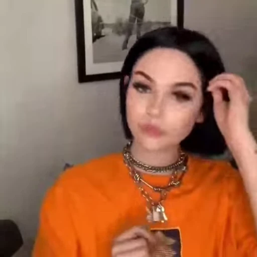 😐 Стикер «Maggie Lindemann» для Telegram