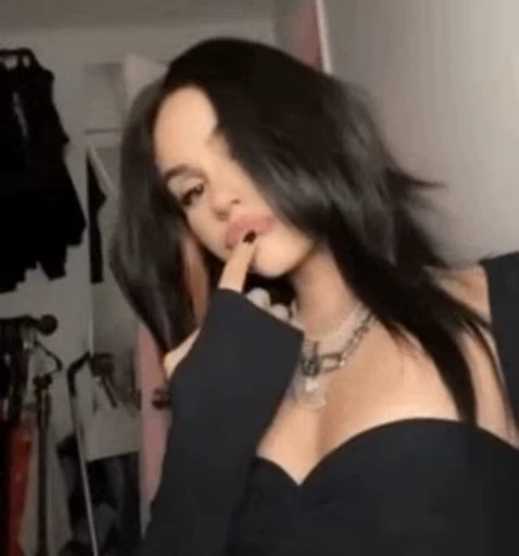 😐 Стикер «Maggie Lindemann» для Telegram
