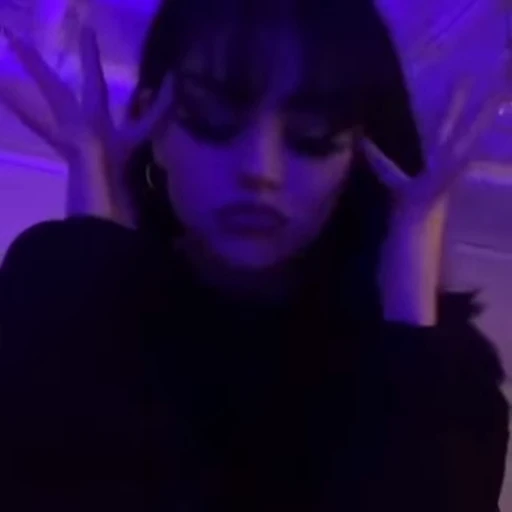 😐 Стикер «Maggie Lindemann» для Telegram
