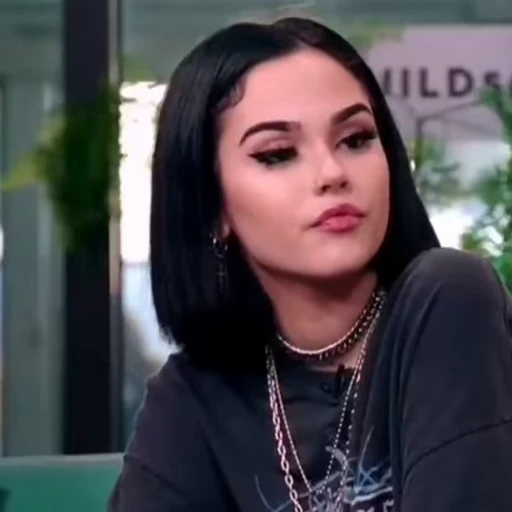 😐 Стикер «Maggie Lindemann» для Telegram