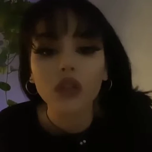 😐 Стикер «Maggie Lindemann» для Telegram