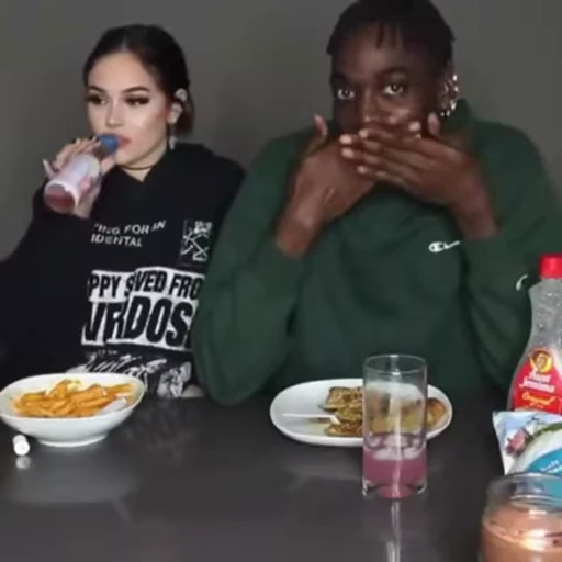 😐 Стикер «Maggie Lindemann» для Telegram