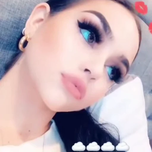 😐 Стикер «Maggie Lindemann» для Telegram