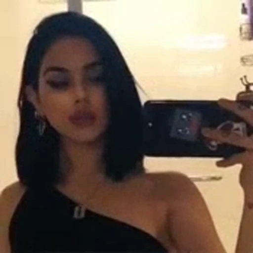 😐 Стикер «Maggie Lindemann» для Telegram