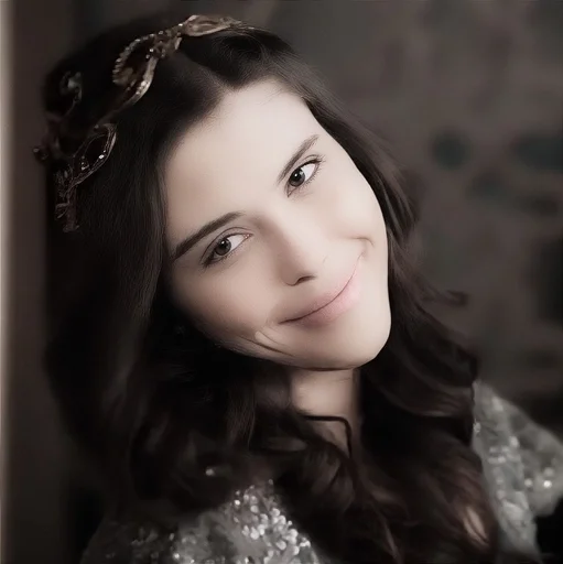 🍒 Стикер «Mahfiruz Hatice Sultan» для Telegram