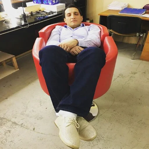 😴 Стикер «maikl ny» для Telegram