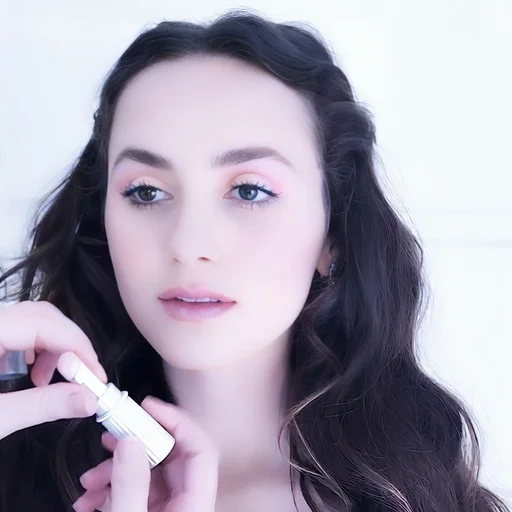 ☕️ Стикер «Maude Apatow» для Telegram
