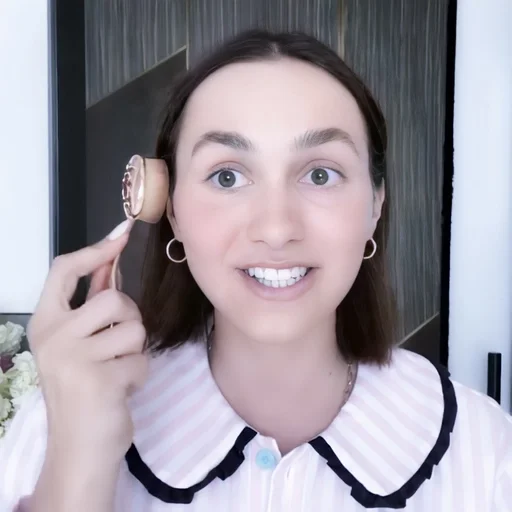 ☕️ Стикер «Maude Apatow» для Telegram