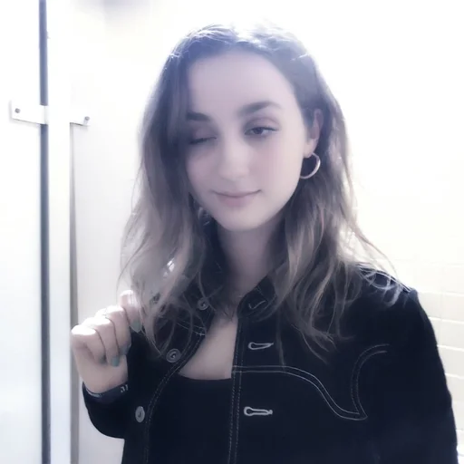 ☕️ Стикер «Maude Apatow» для Telegram
