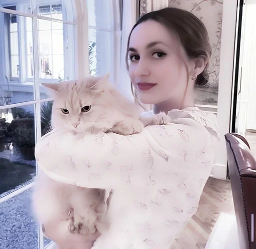 ☕️ Стикер «Maude Apatow» для Telegram