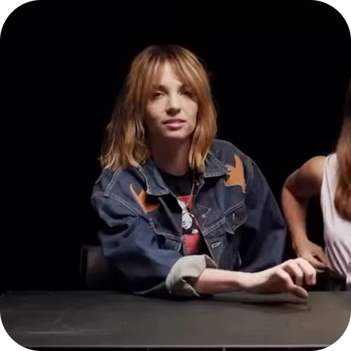 🍓 Стикер «Майя Хоук» для Telegram