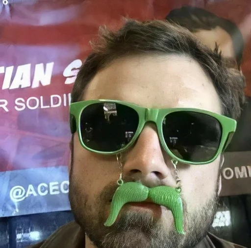 😎 Стикер «MCU» для Telegram