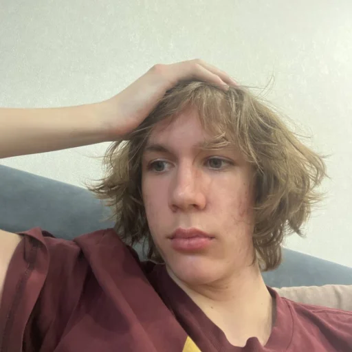 😦 Стикер «медведь наш батя» для Telegram