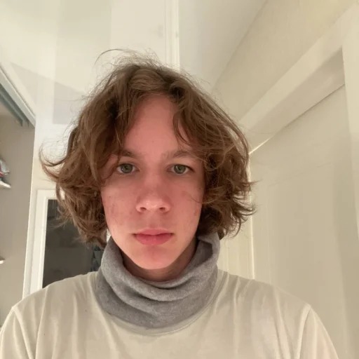 😐 Стикер «медведь наш батя» для Telegram
