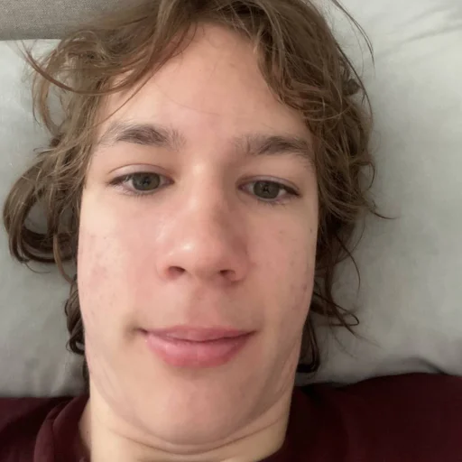 😊 Стикер «медведь наш батя» для Telegram