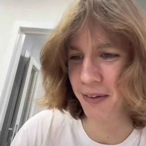 🤢 Стикер «медведь наш батя» для Telegram
