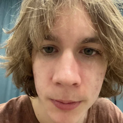 😳 Стикер «медведь наш батя» для Telegram