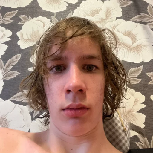 😱 Стикер «медведь наш батя» для Telegram