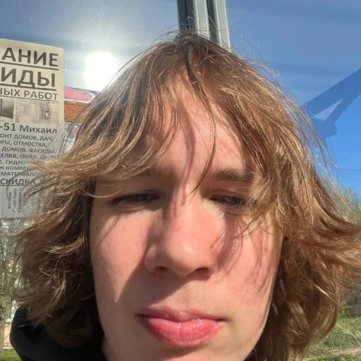 😐 Стикер «медведь наш батя» для Telegram