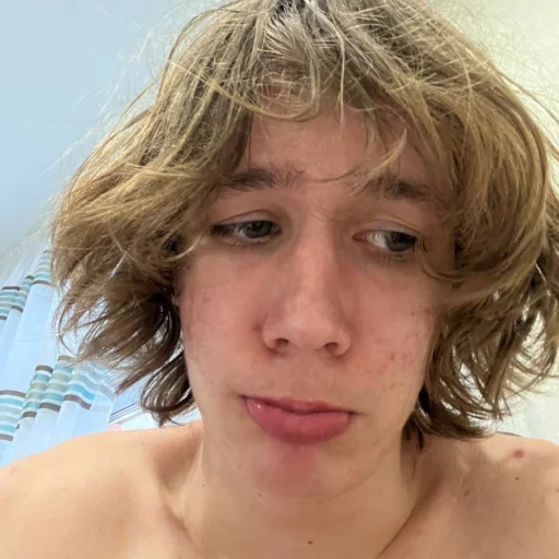🥹 Стикер «медведь наш батя» для Telegram