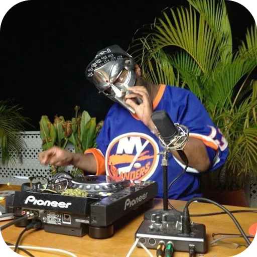 🚬 Стикер «MF DOOM» для Telegram