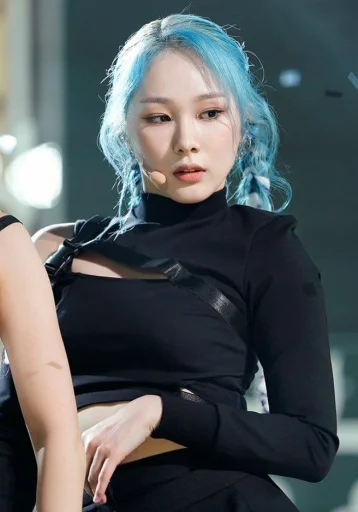 ✨ Стикер «Mia from EVERGLOW» для Telegram