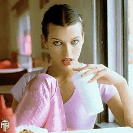 😉 Стикер «Mila Jovovich» для Telegram