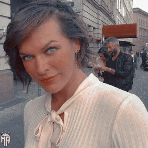 👁 Стикер «Mila Jovovich» для Telegram
