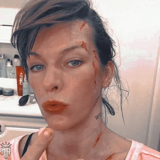 😵 Стикер «Mila Jovovich» для Telegram