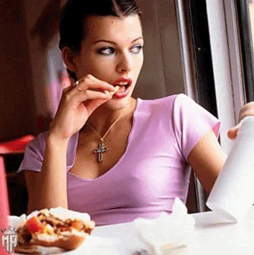 🫔 Стикер «Mila Jovovich» для Telegram