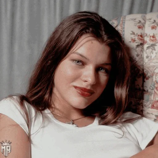 😉 Стикер «Mila Jovovich» для Telegram