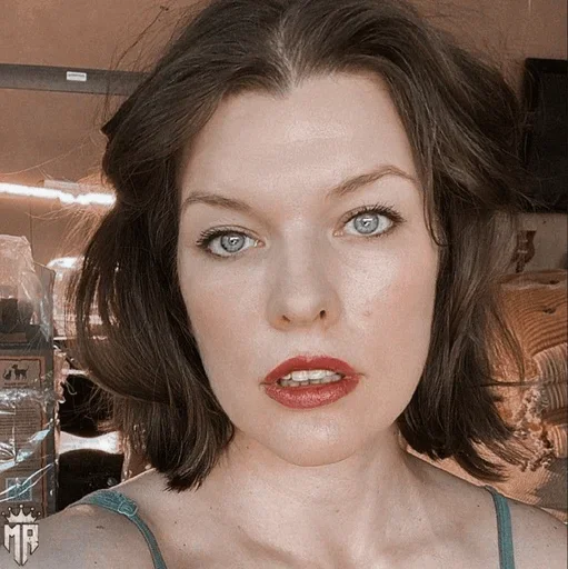 👩 Стикер «Mila Jovovich» для Telegram