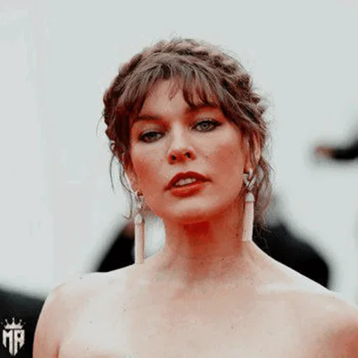 😊 Стикер «Mila Jovovich» для Telegram
