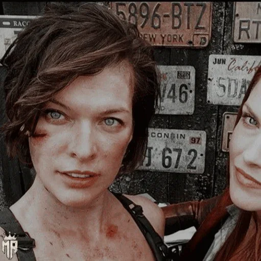 👯‍♀️ Стикер «Mila Jovovich» для Telegram