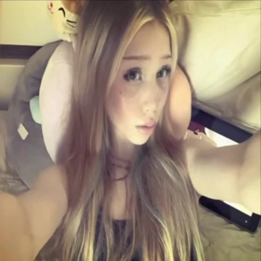 🤩 Стикер «Milana Siniavskyte» для Telegram