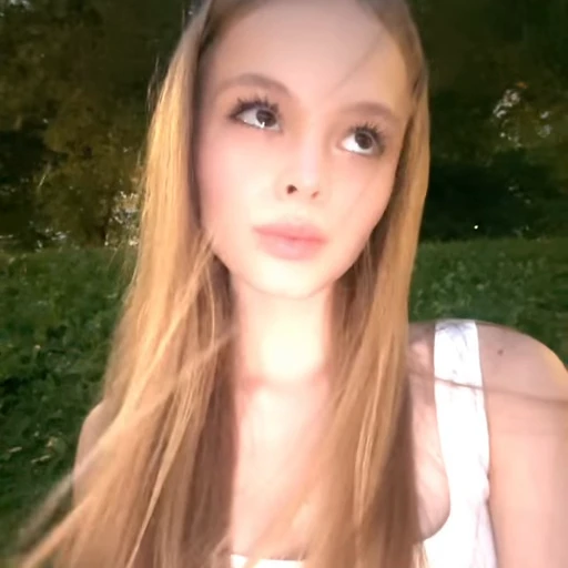 😍 Стикер «Milana Star» для Telegram